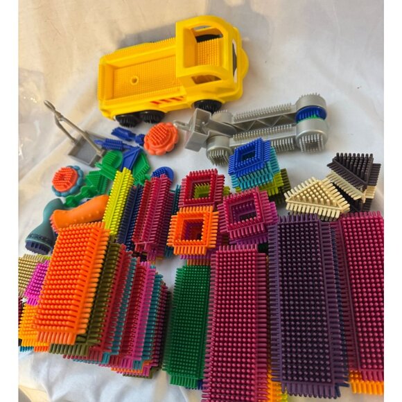 Bristle Blocks 100+ pieces Truck Vintage - Picture 5 of 5